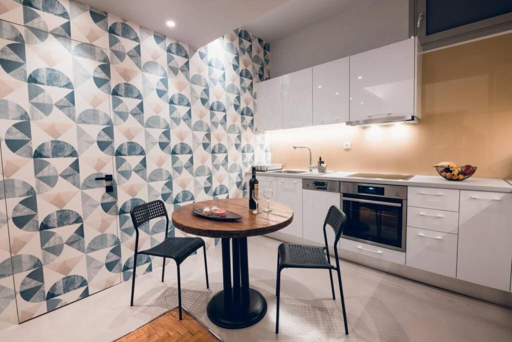 Gk Apartment, Suite Atenas Exterior foto