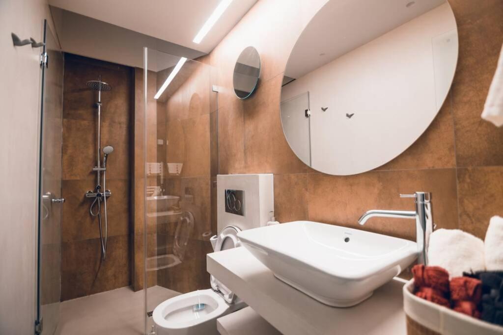 Gk Apartment, Suite Atenas Exterior foto